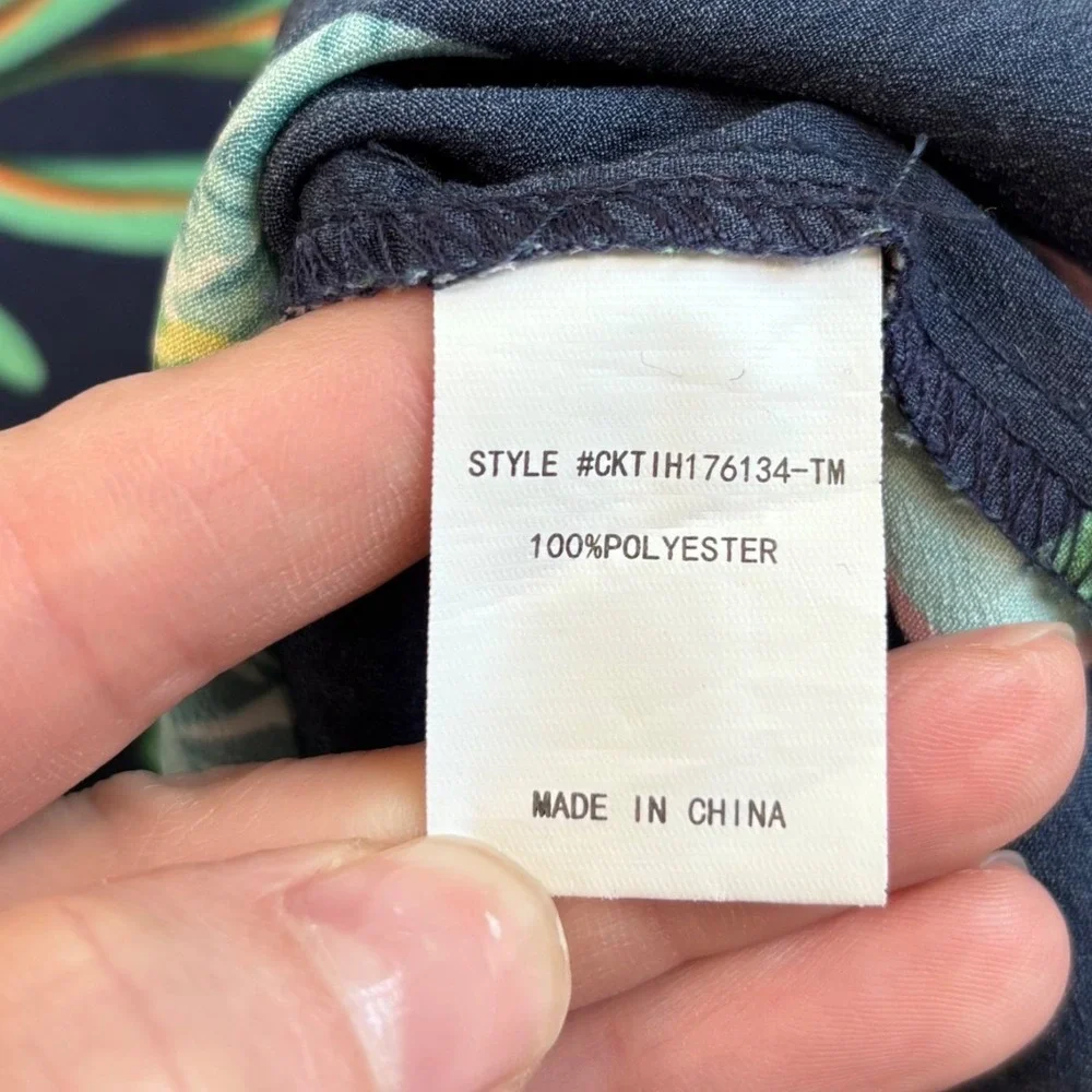 MELLO DAY Tropical Floral Print Blouse, Size Medium, Navy Blue Short Sleeve‎ Top - Picture 8 of 16